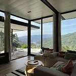 Ferienhaus Sorte Gestacas By House And People Louredo (Braga)