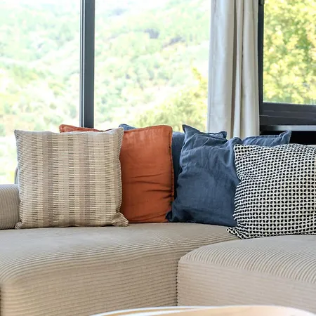 Сasa de vacaciones Sorte Gestacas By House And People