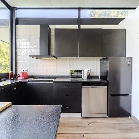 Holiday home Sorte Gestacas By House And People