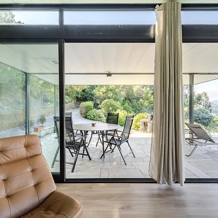 Сasa de vacaciones Sorte Gestacas By House And People